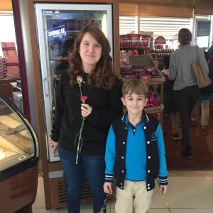 Kadınlar Günü’nde Çiçek Dağıttılar